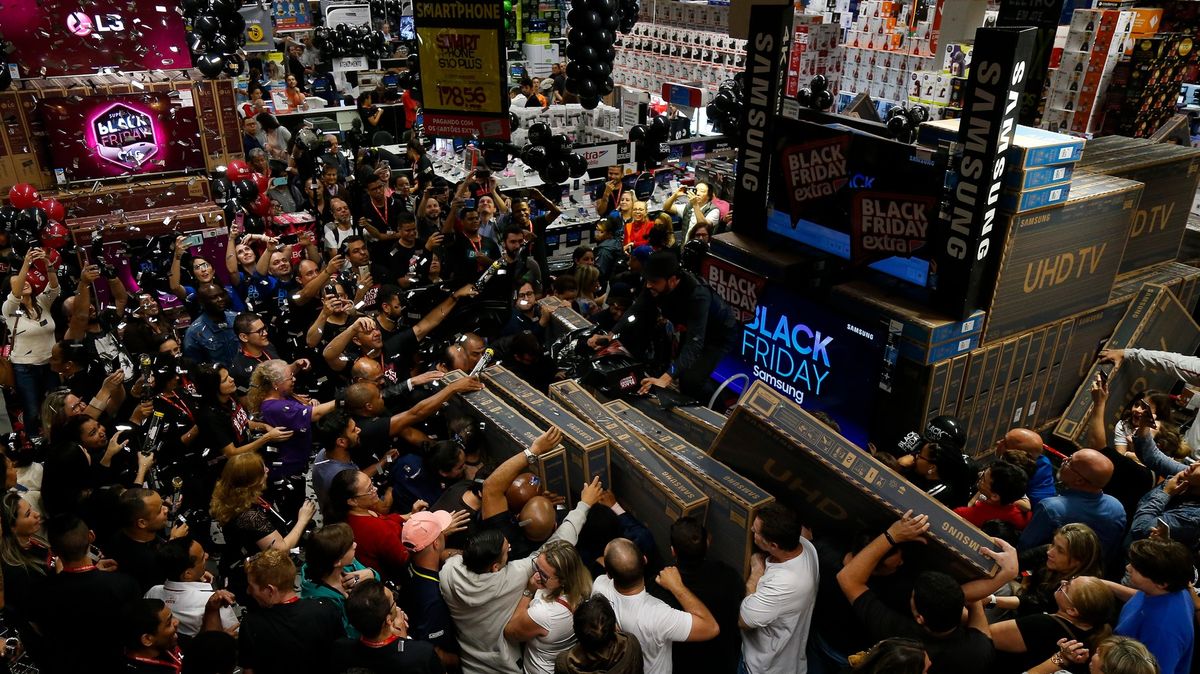 Svět vzal na Black Friday nákupní centra útokem